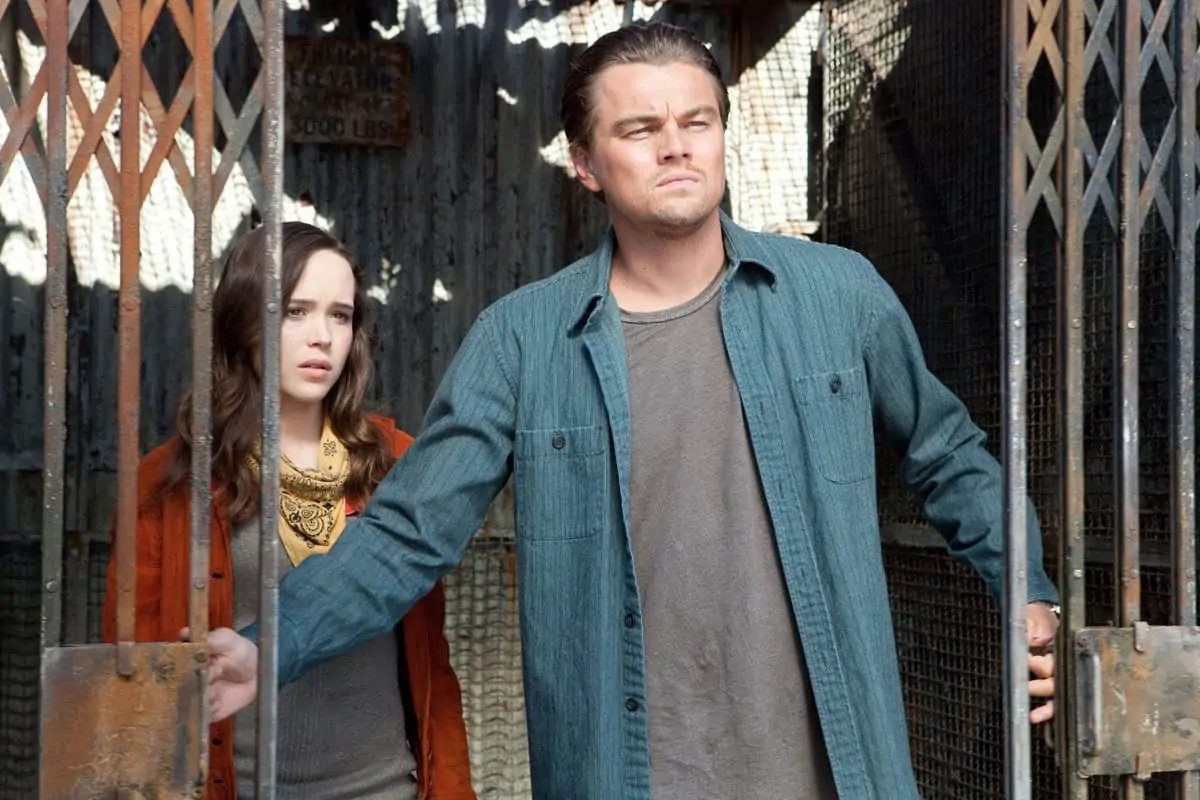 (L-r) ELLEN PAGE as Ariadne and LEONARDO DiCAPRIO as Cobb in Warner Bros. PicturesÕ and Legendary PicturesÕ sci-fi action film ÒINCEPTION,Ó a Warner Bros. Pictures release.