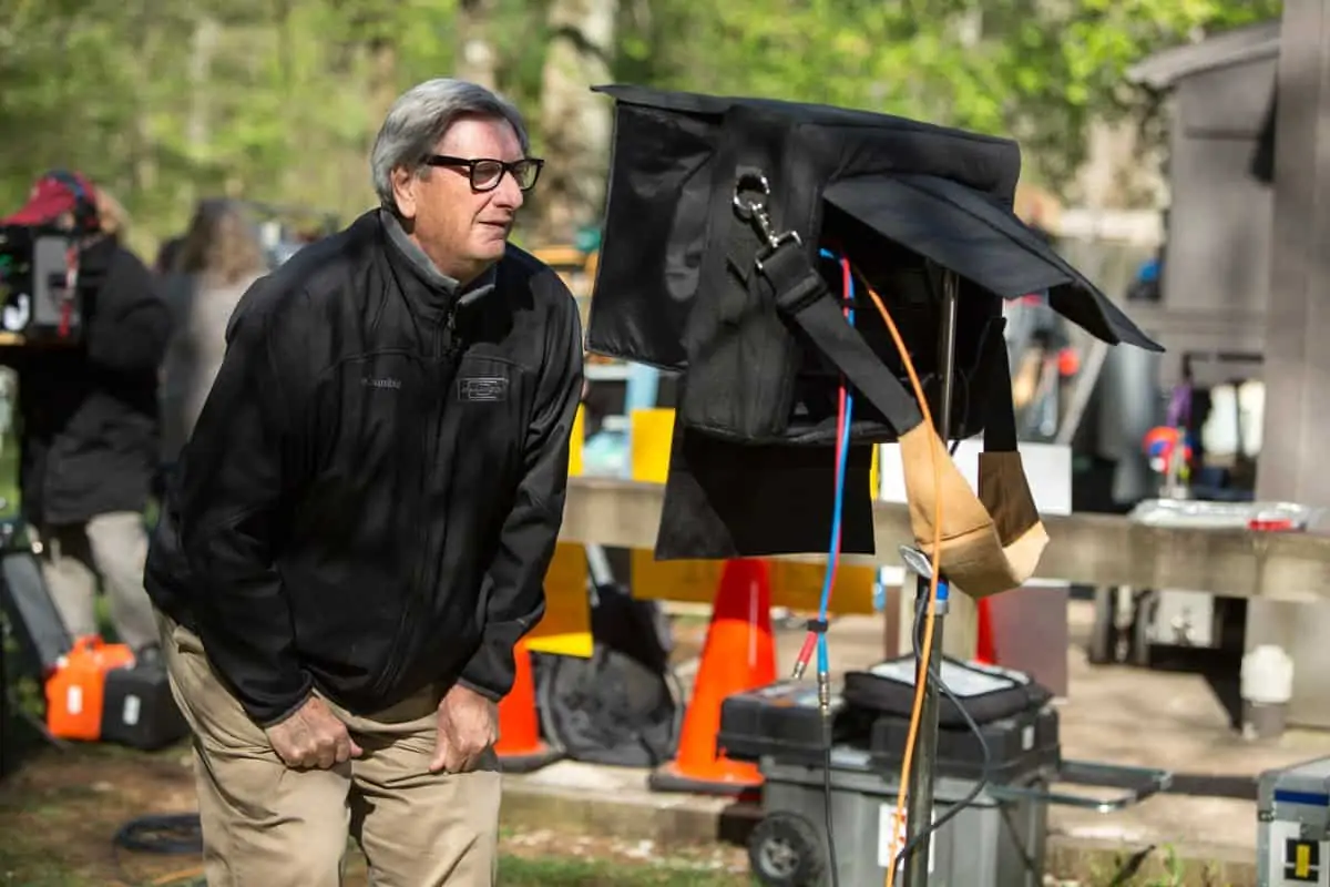 DF-00003
Cinematographer John Bailey reviews a scene on the set of A WALK IN THE WOODS, a Broad Green Pictures release.
Credit: Frank Masi, SMPSP / Broad Green Pictures