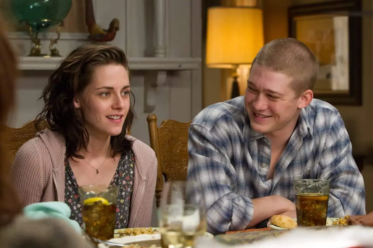 The none-too-happy family dinner celebrating Billy's too-brief return from the war - Kristen Stewart and Joe Alwyn