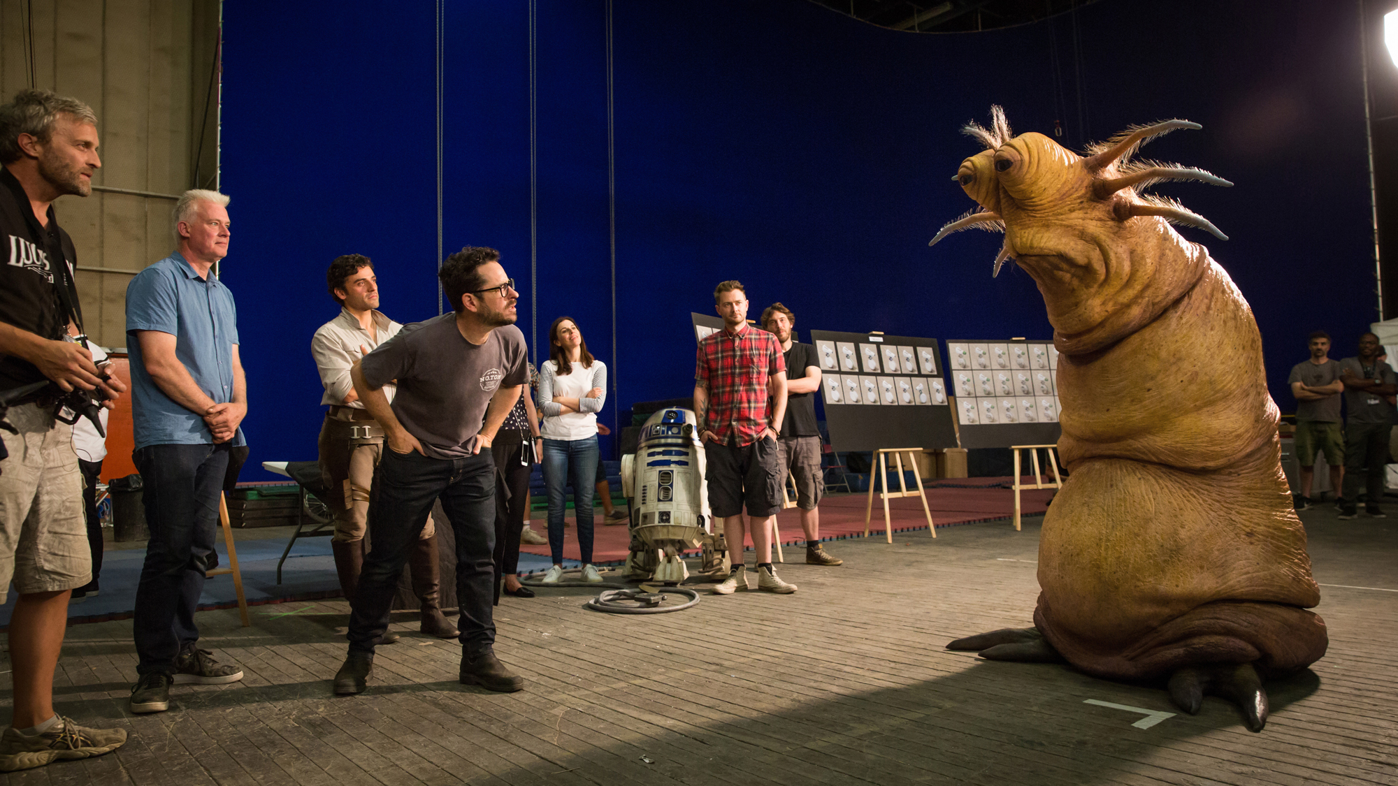 J.J. Abrams, Oscar isaac and Neal Scanlon with Klaud on the set of STAR WARS:  THE RISE OF SKYWALKER.