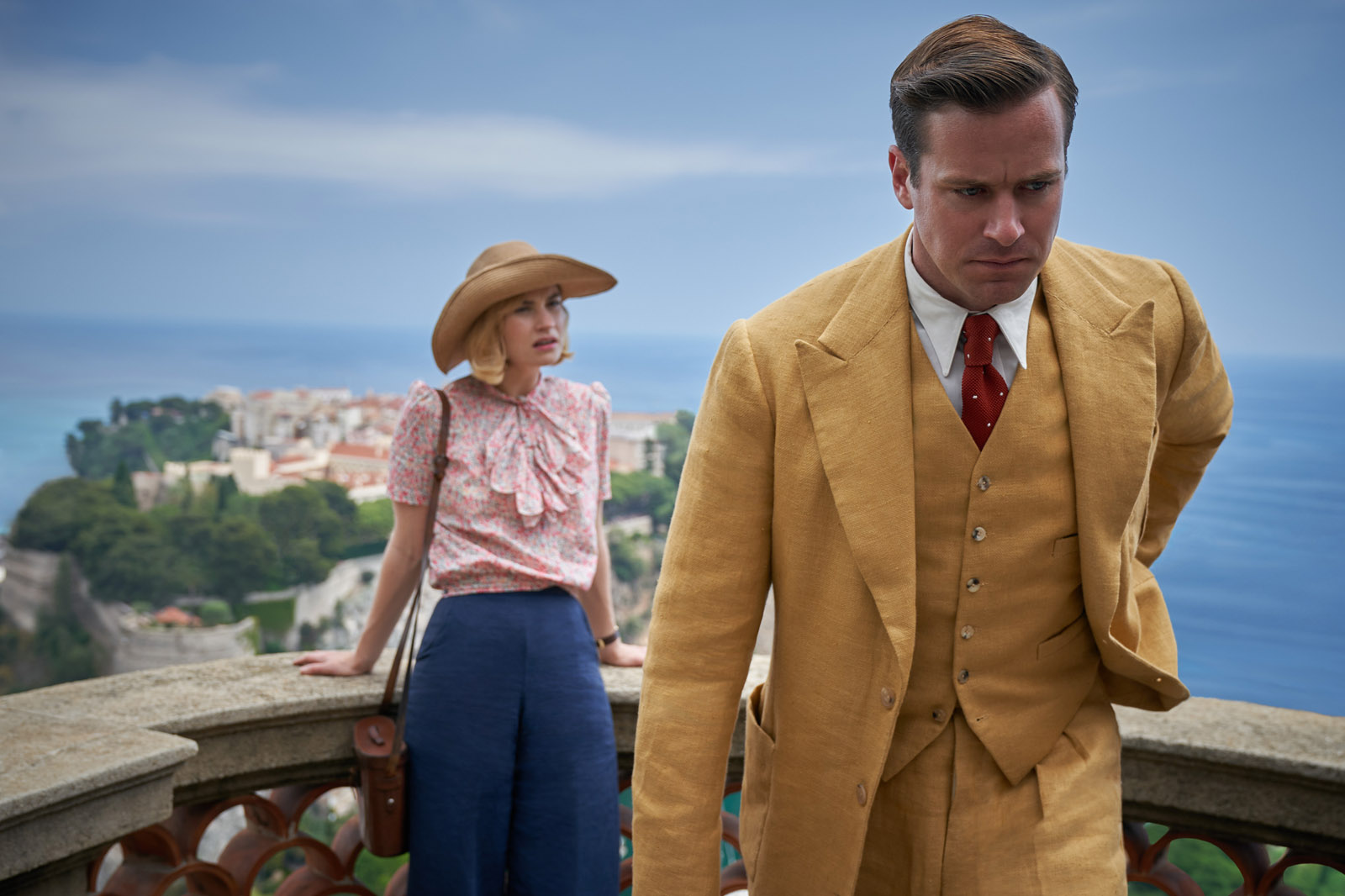 Rebecca (L to R) Lily James as Mrs. de Winter, Armie Hammer as Maxim de Winter. Cr. KERRY BROWN/NETFLIX