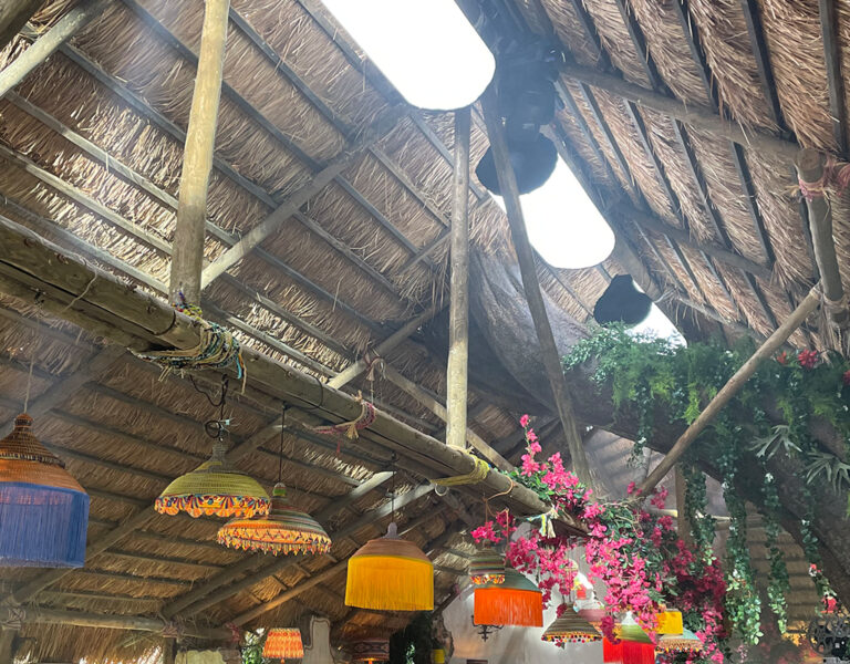 Lighting set-up on a ceiling