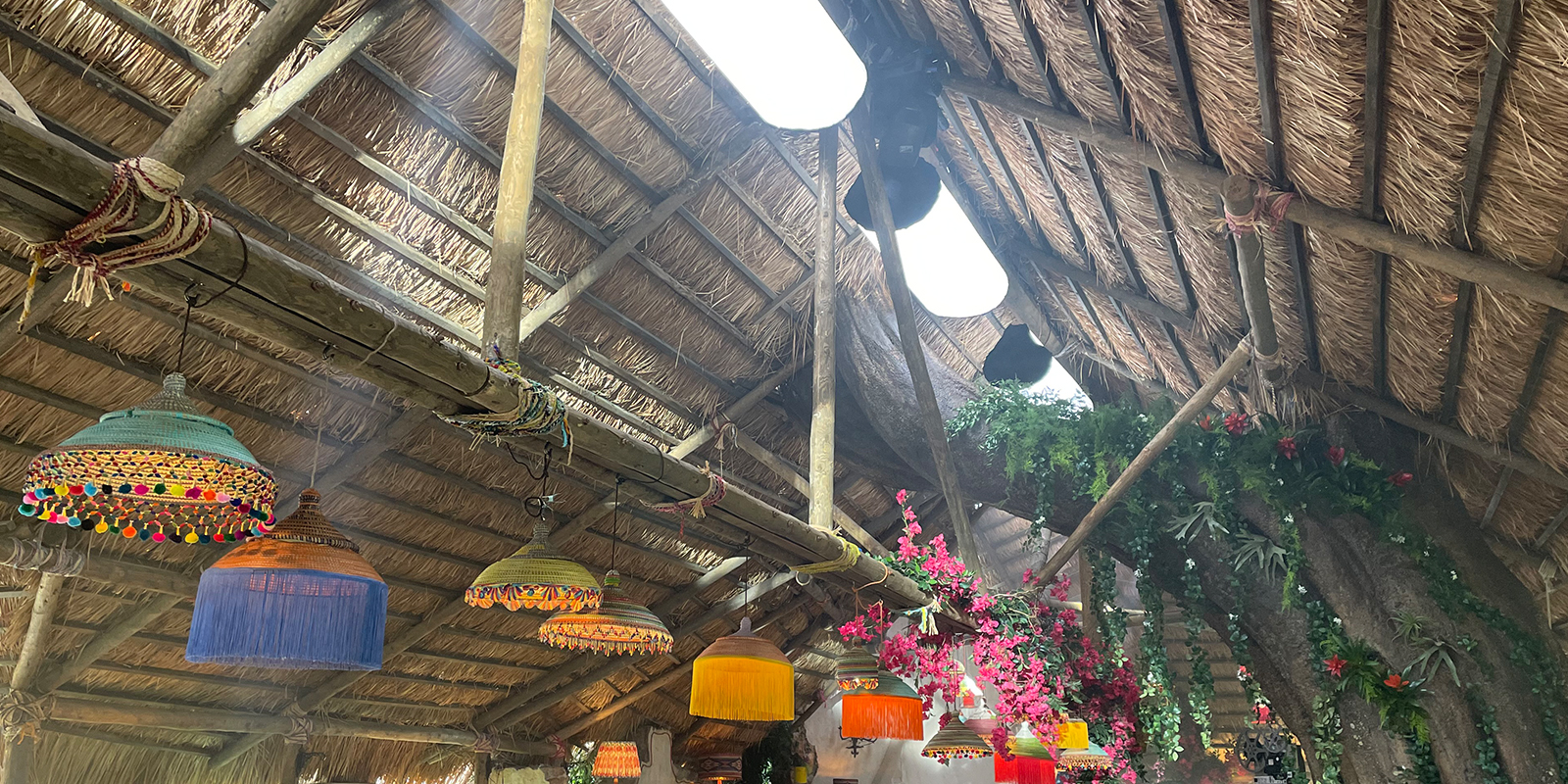 Lighting set-up on a ceiling