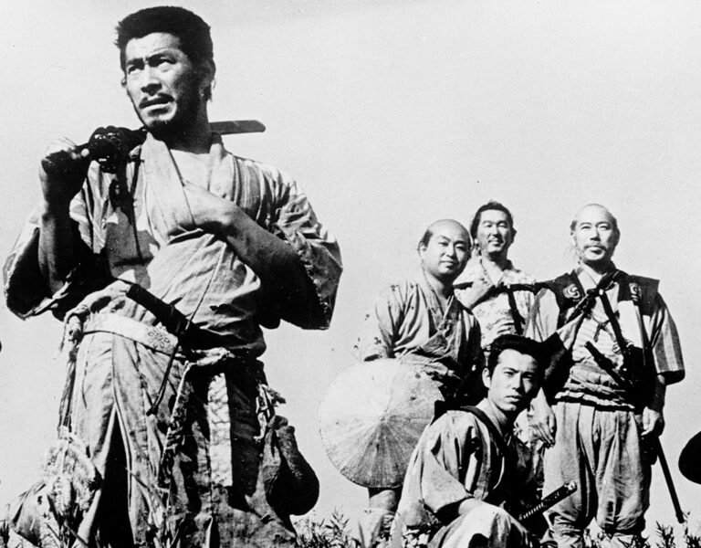 Several samurai gathered together