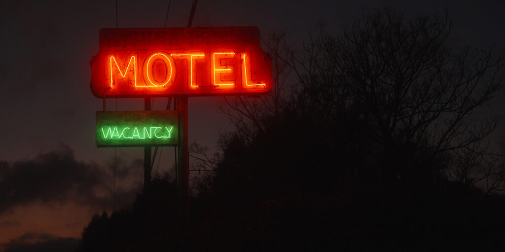 A neon Motel vacancy sign
