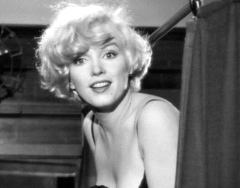 Marilyn Monroe smiling