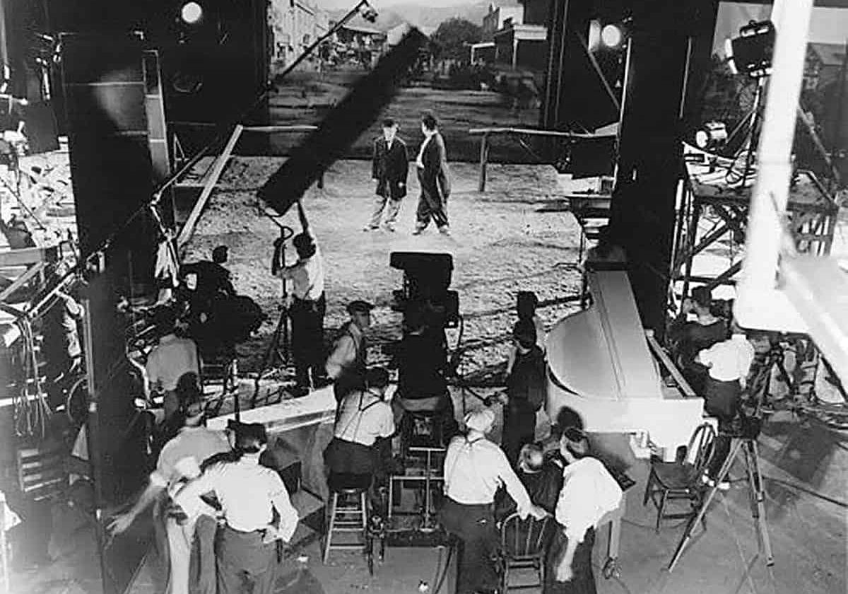 Behind the scenes on <em>Way Out West</em> (1937)
